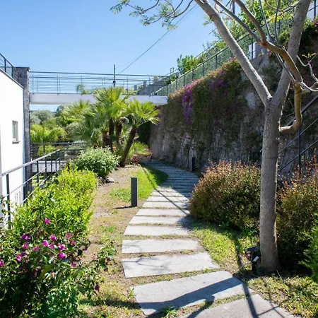 Eos Ischia