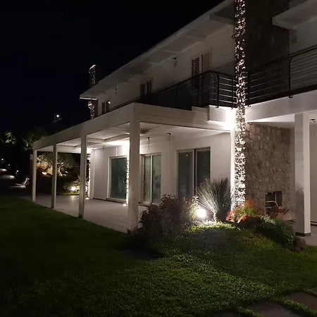 Eos Apartment
